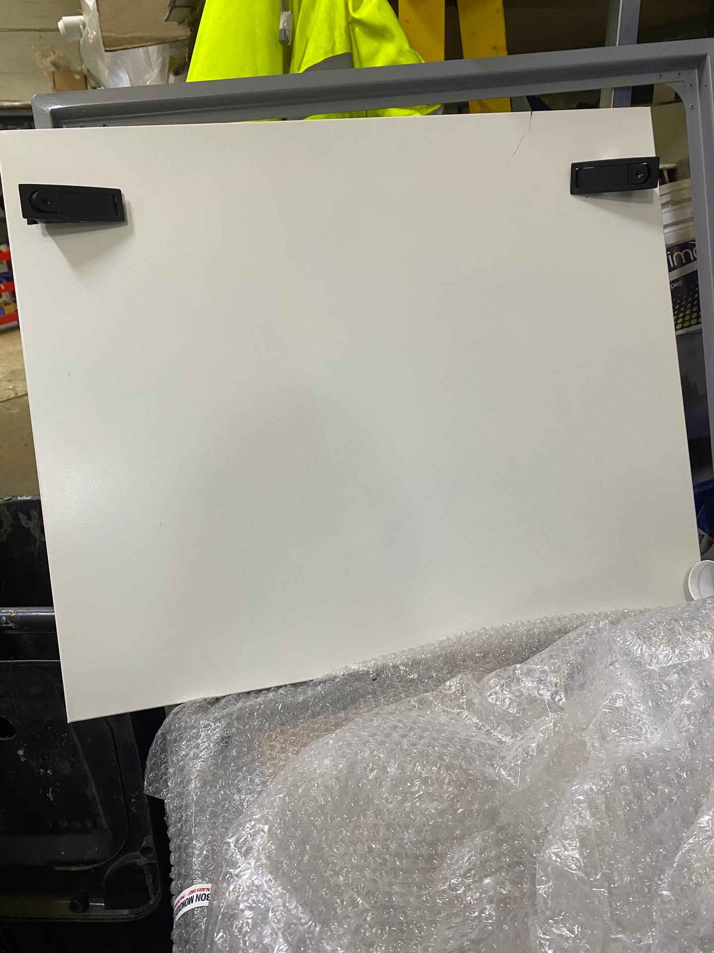 Generatordoorandframe